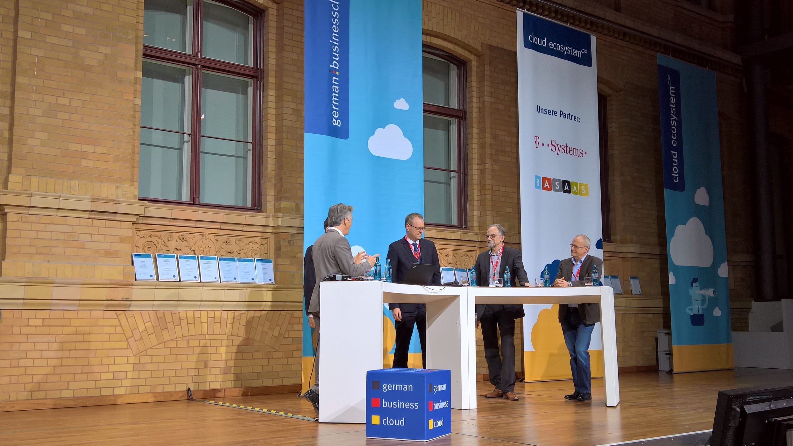 Die Digitale Transformation der KMU 2 wp 20170202 17 03 50 rich